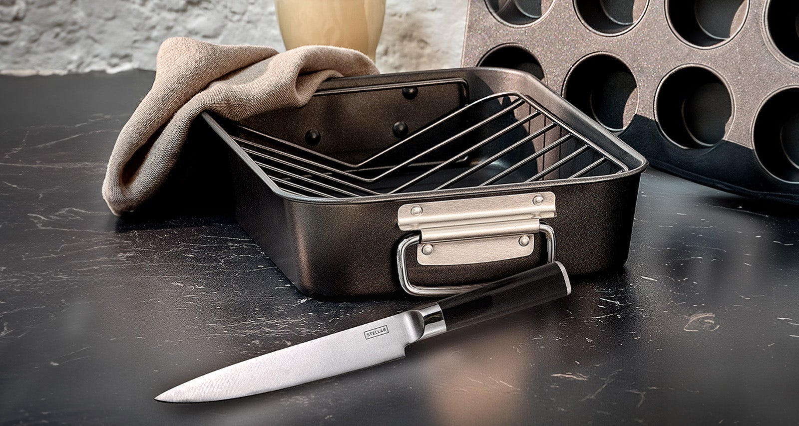 Stellar Eclipse Roasting Tray with Rack and Stellar Poise Carving Knife